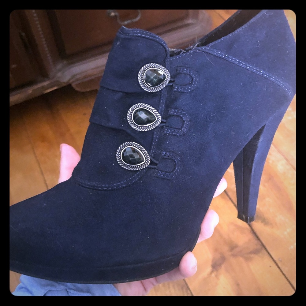 Stunning blue suede shoes from Europe